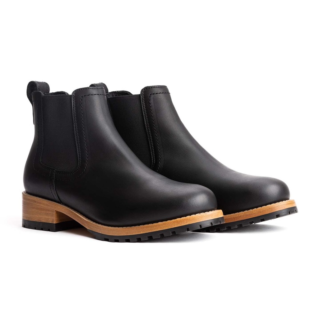 Portland Leather Goods Women's Classic Chelsea Boot in black, size 6.5 - GUC